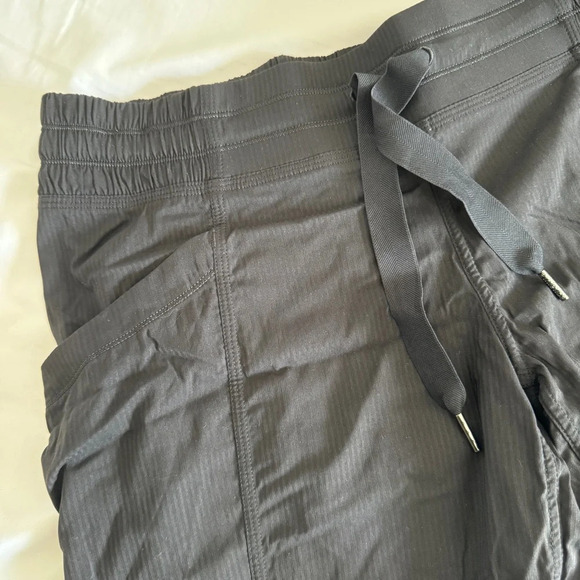 🆕🖤 Lululemon Do it All Short - Black - Picture 2 of 12